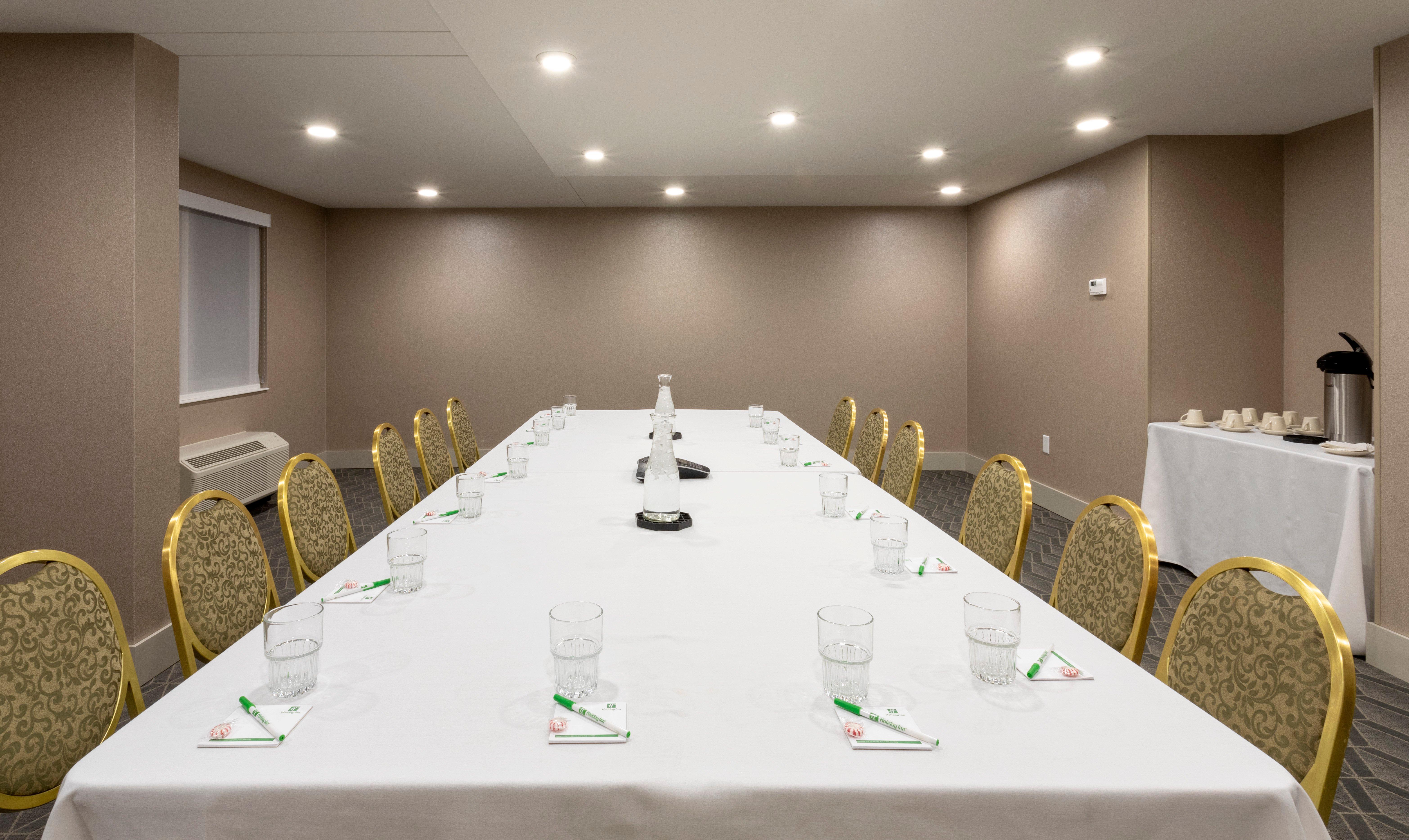 Holiday Inn Marquette By Ihg Exterior photo