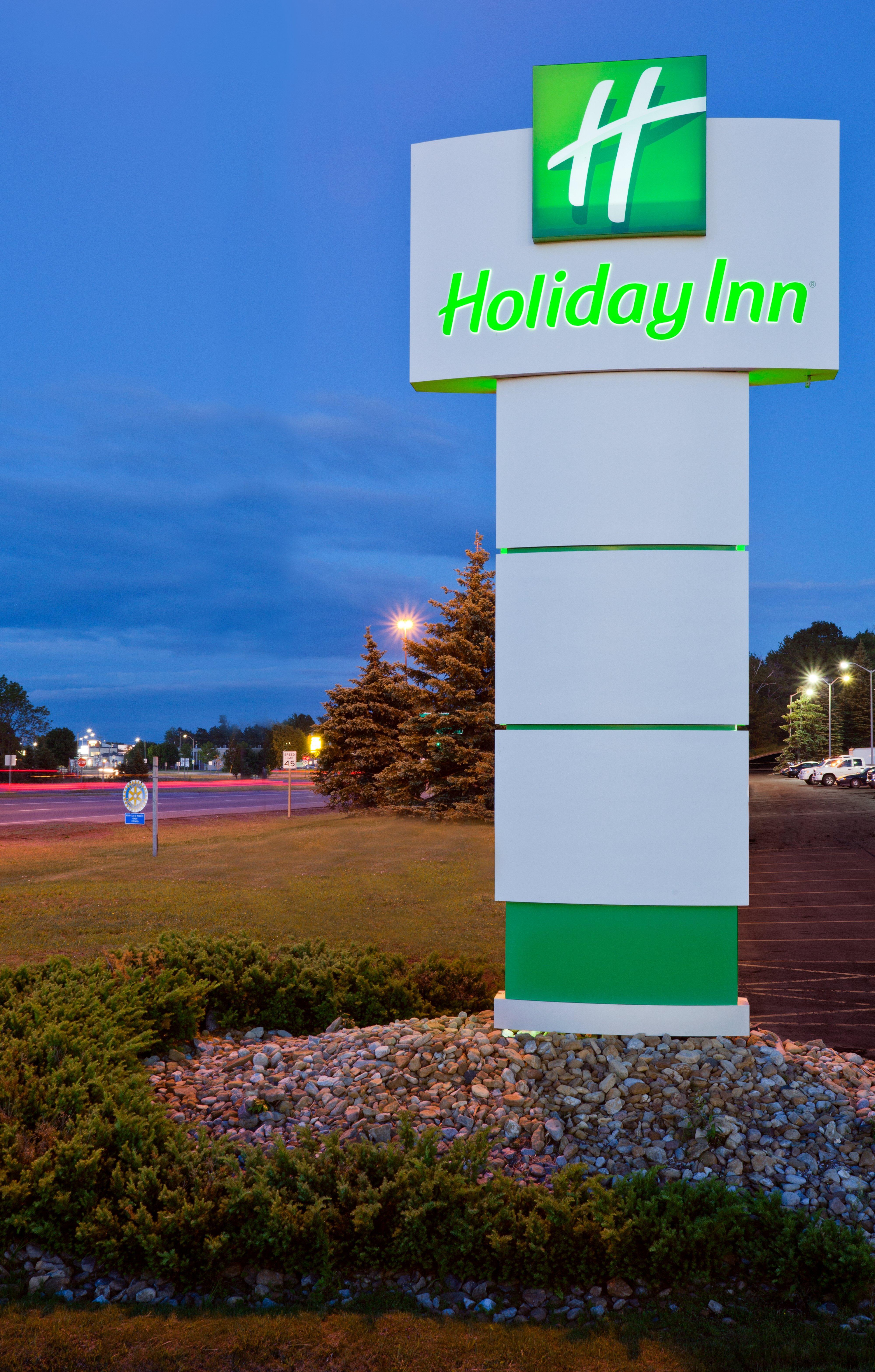 Holiday Inn Marquette, An Ihg Hotel Exterior photo